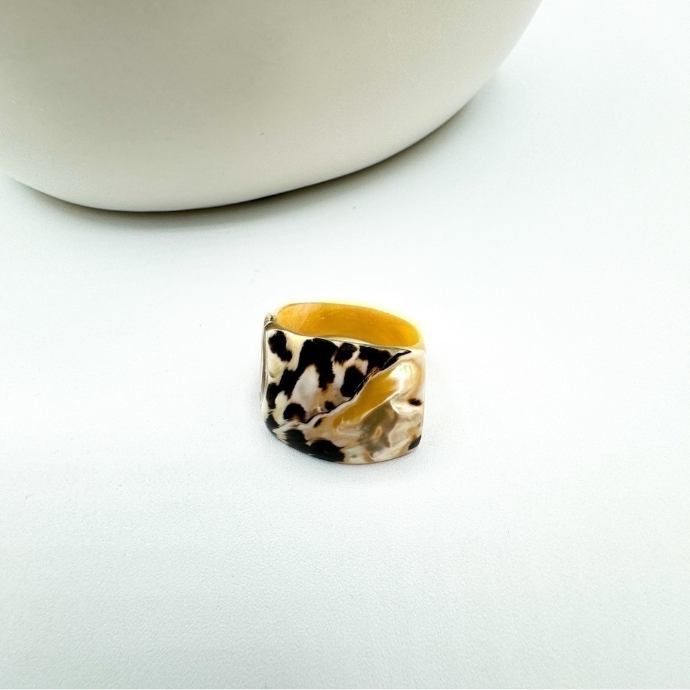 Shell  earring and ring set - Picture 4 of 6